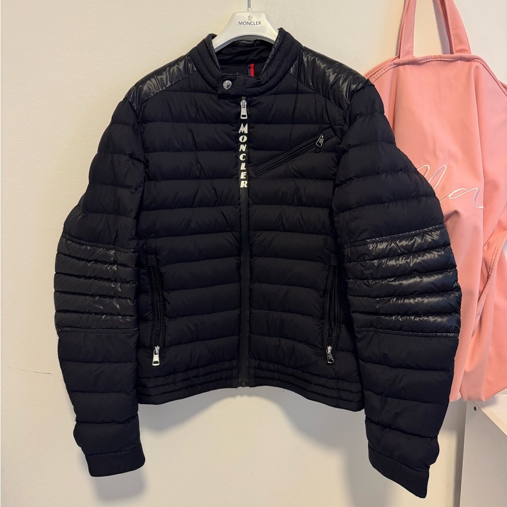 Unisex Moncler Black Puffer Jacket size M